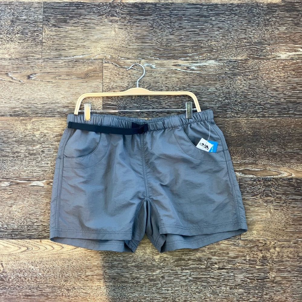 This is a brand new, never worn, tags still on Elle shorts from Kavu.